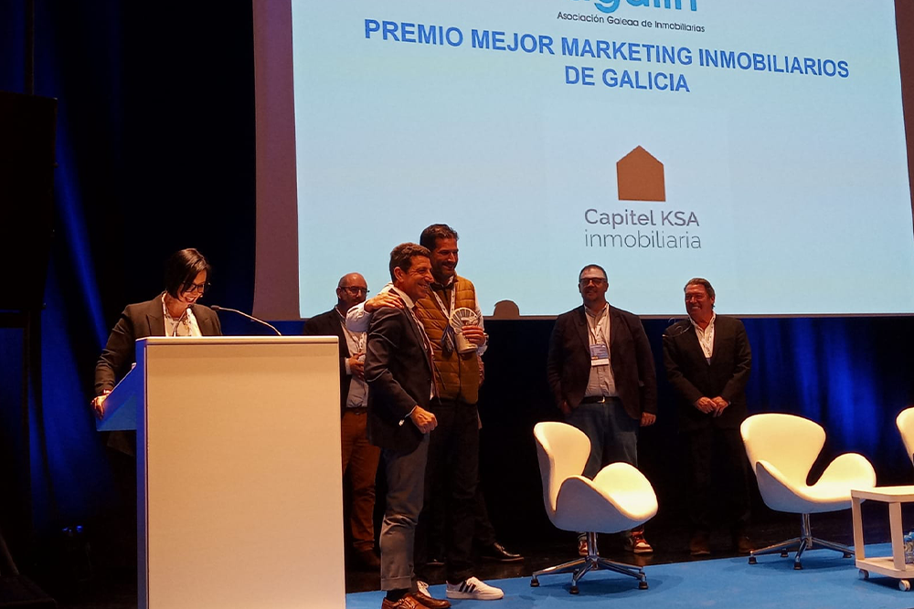 Capitel KSA recibe el premio a mejor marketing inmobiliario.