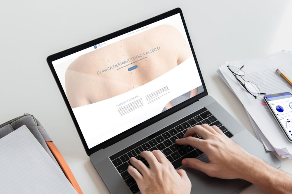 Deseñamos a imaxe de marca e a nova web da Clínica Dermatológica Alonso